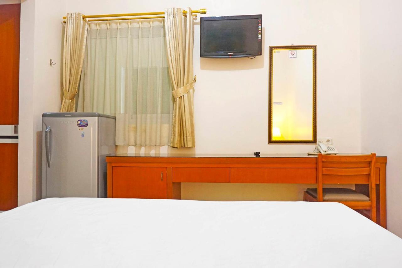 Collection O 91380 Golden Mansion Hotel Jakarta Kültér fotó